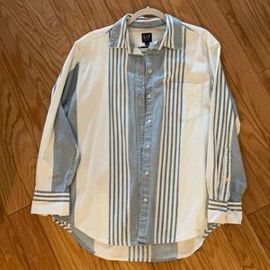 Jean/White Gap button Down